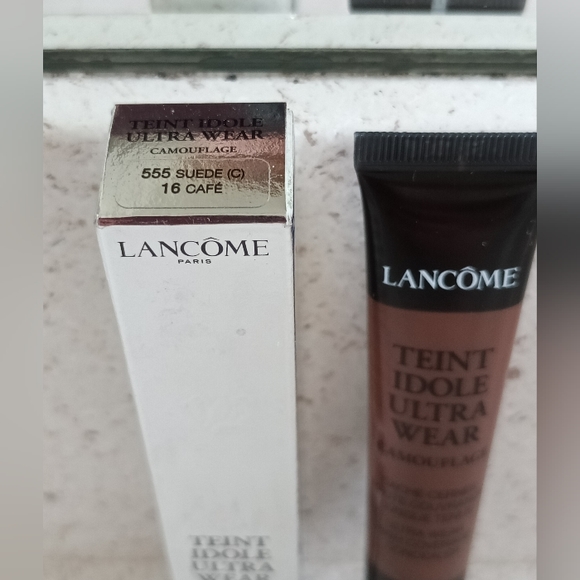 Lancome Teint Idole Ultra Wear Camouflage Concealer- 555 SUEDE (C) / 16 CAFE - Picture 2 of 2